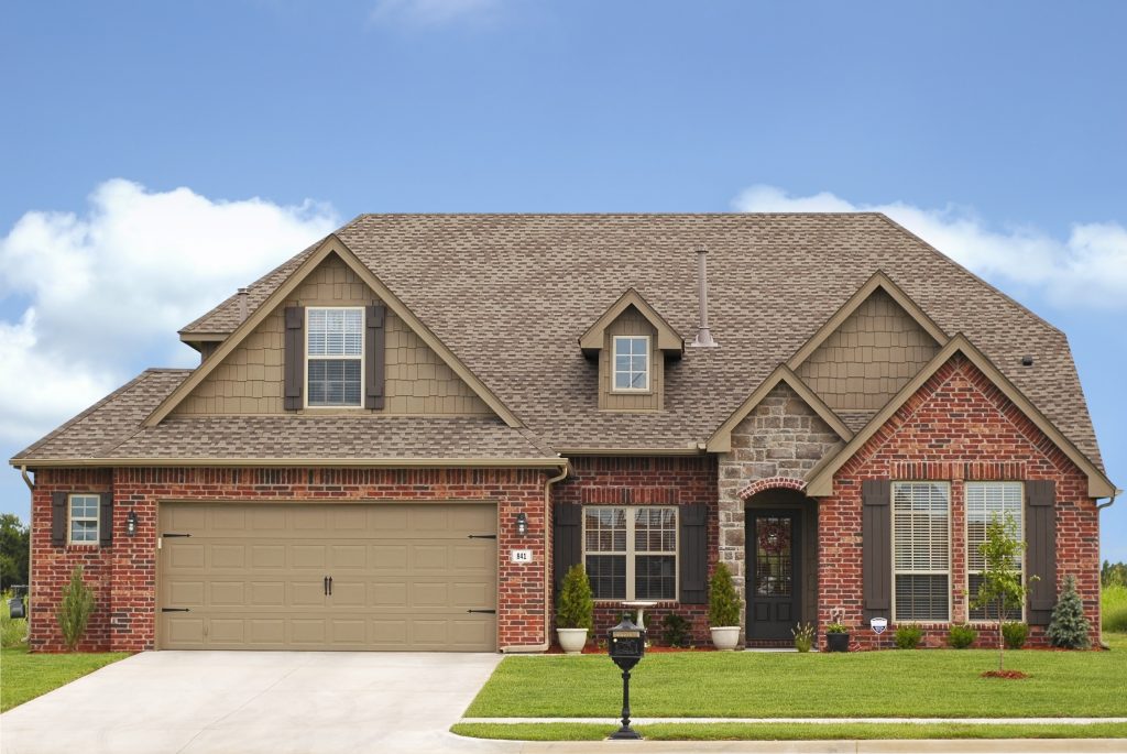 How to Find a Garage Door Expert in Lake Forest